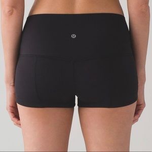 Lululemon Simply Bare Short (2")